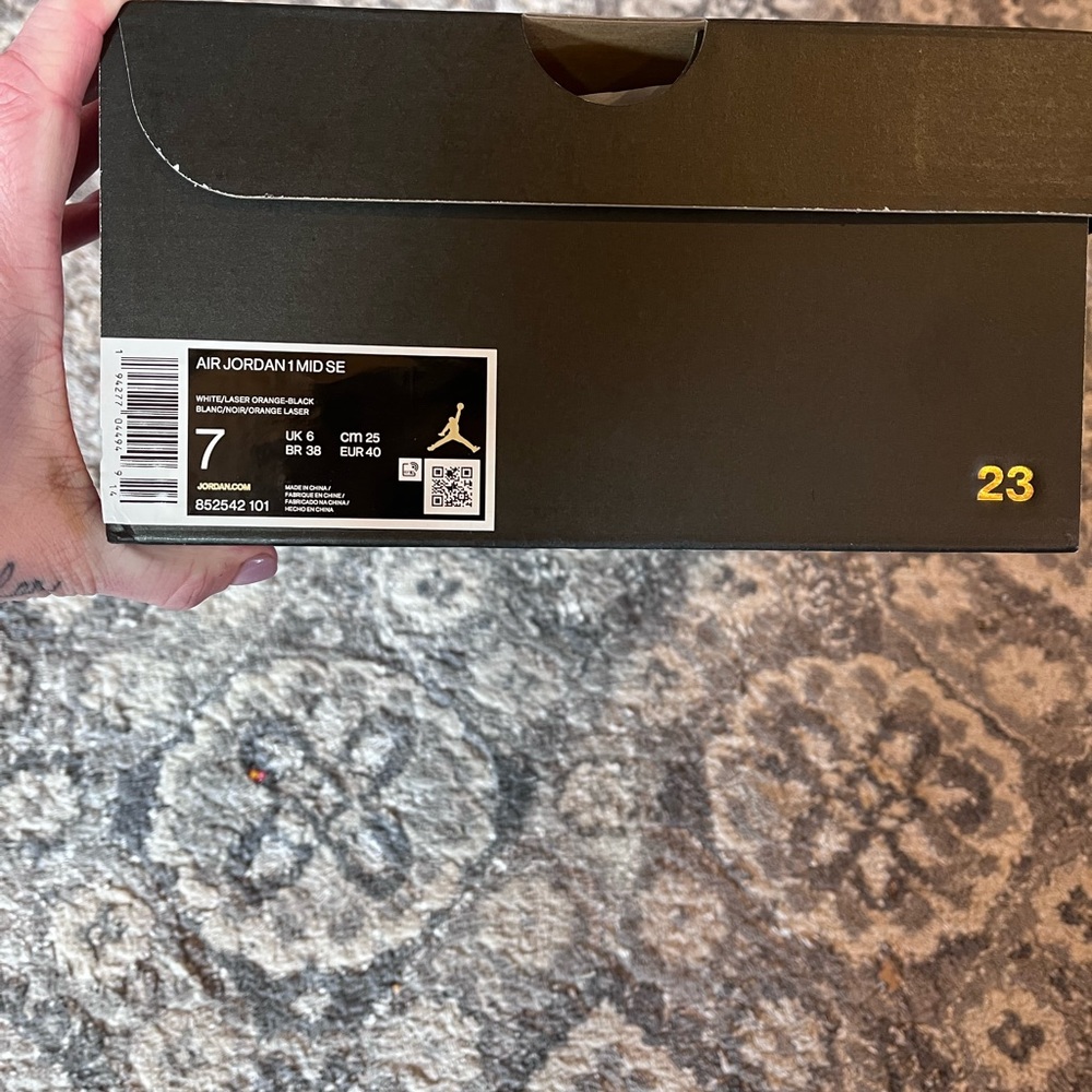 Nike Oakland Air Jordans Size 7 - Picture 5 of 6